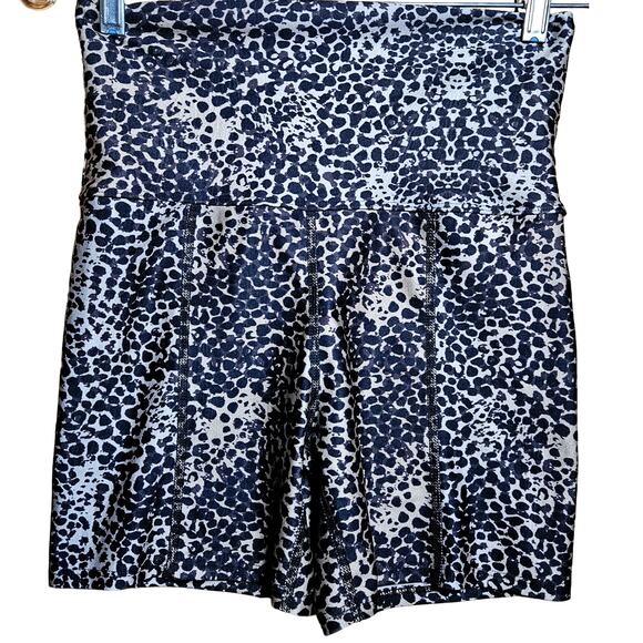 Live the Process Animal Print Shorts Size Medium - Picture 1 of 3